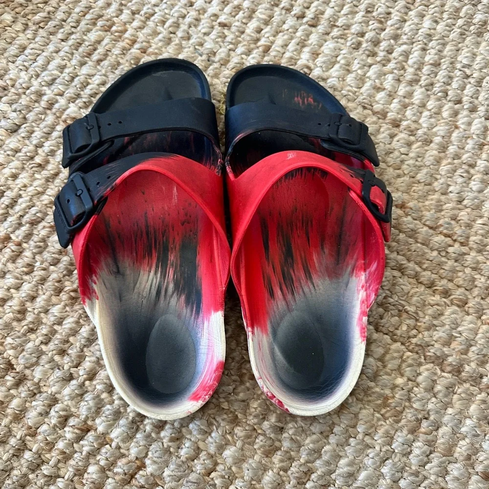 BIRKENSTOCK Sandals Slides Mens Size 11 44 Red Black Paint Brush Pattern